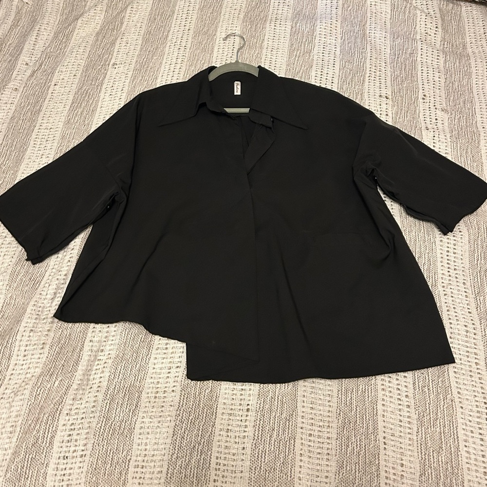 Asymmetrical boxy black blouse